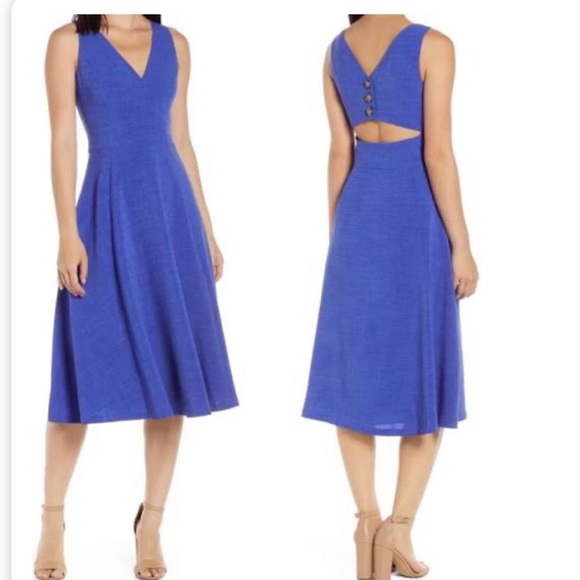 Vince Camuto Dresses & Skirts - VINCE CAMUTO BACK BUTTON FIT & FLARE DRESS